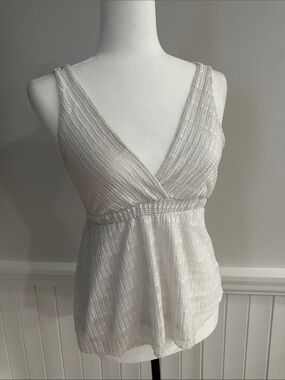 White Textured V-Neck Sleeveless Tank